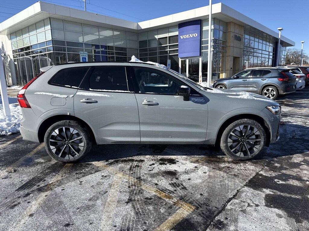 New 2026 Volvo XC60 plug-in hybrid T8 Plus SUV