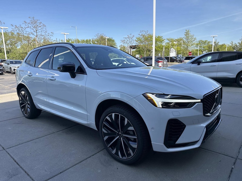 New 2026 Volvo XC60 plug-in hybrid T8 Ultra SUV