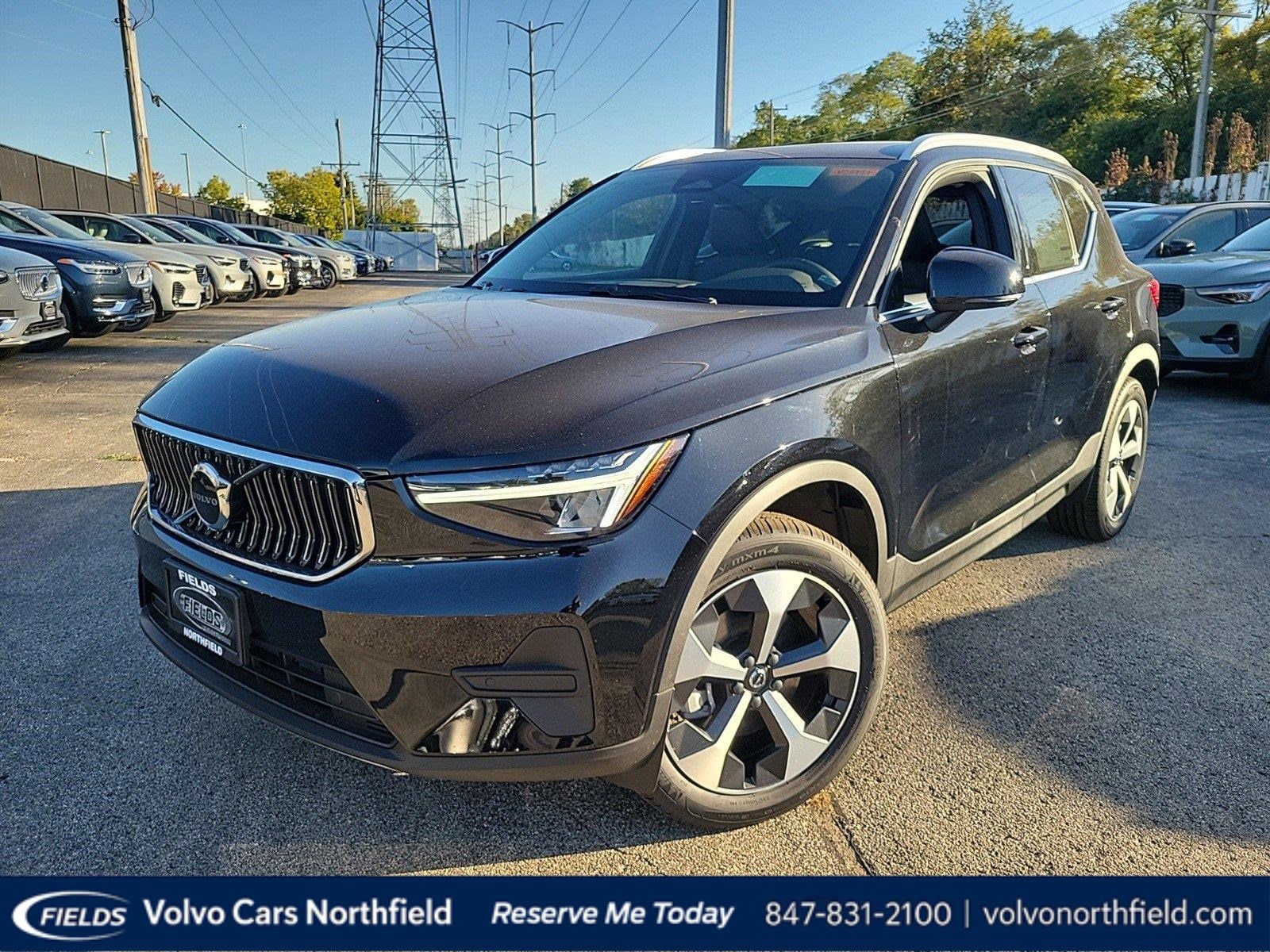 2025 Volvo XC40 Core's photo