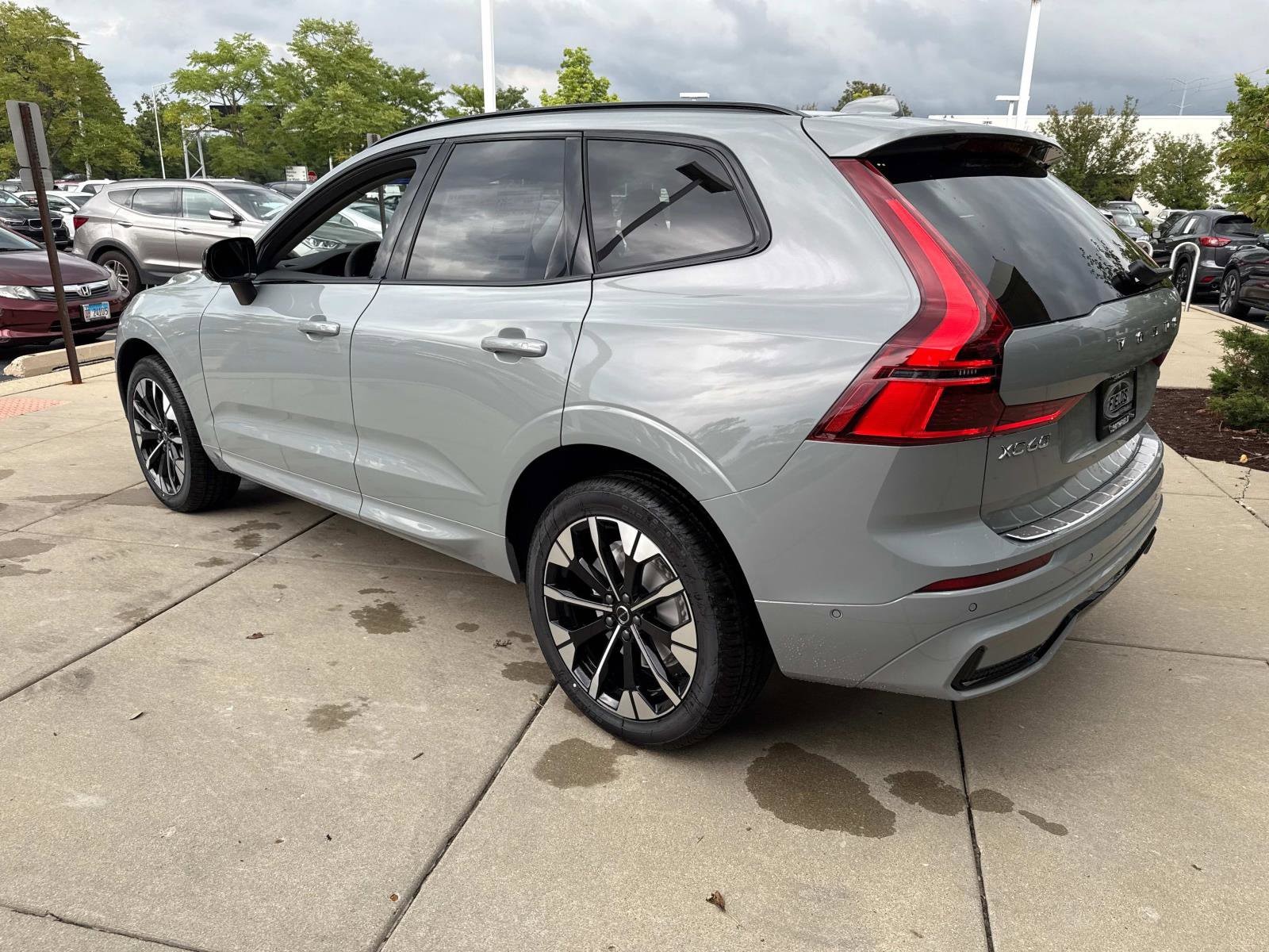 2026 Volvo XC60 Plus - Photo 7