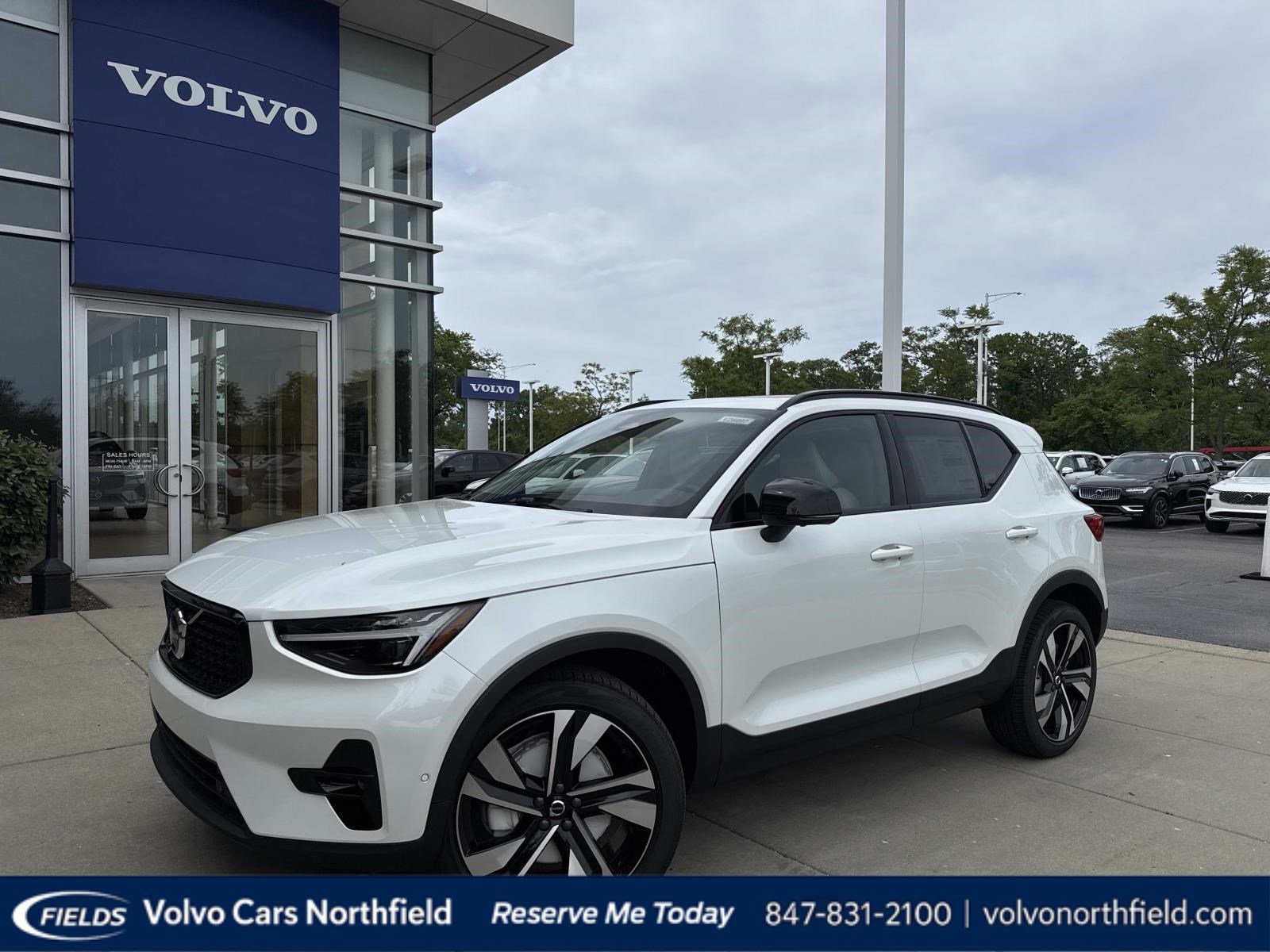 2026 Volvo XC40 B5 Ultra Dark AWD's photo