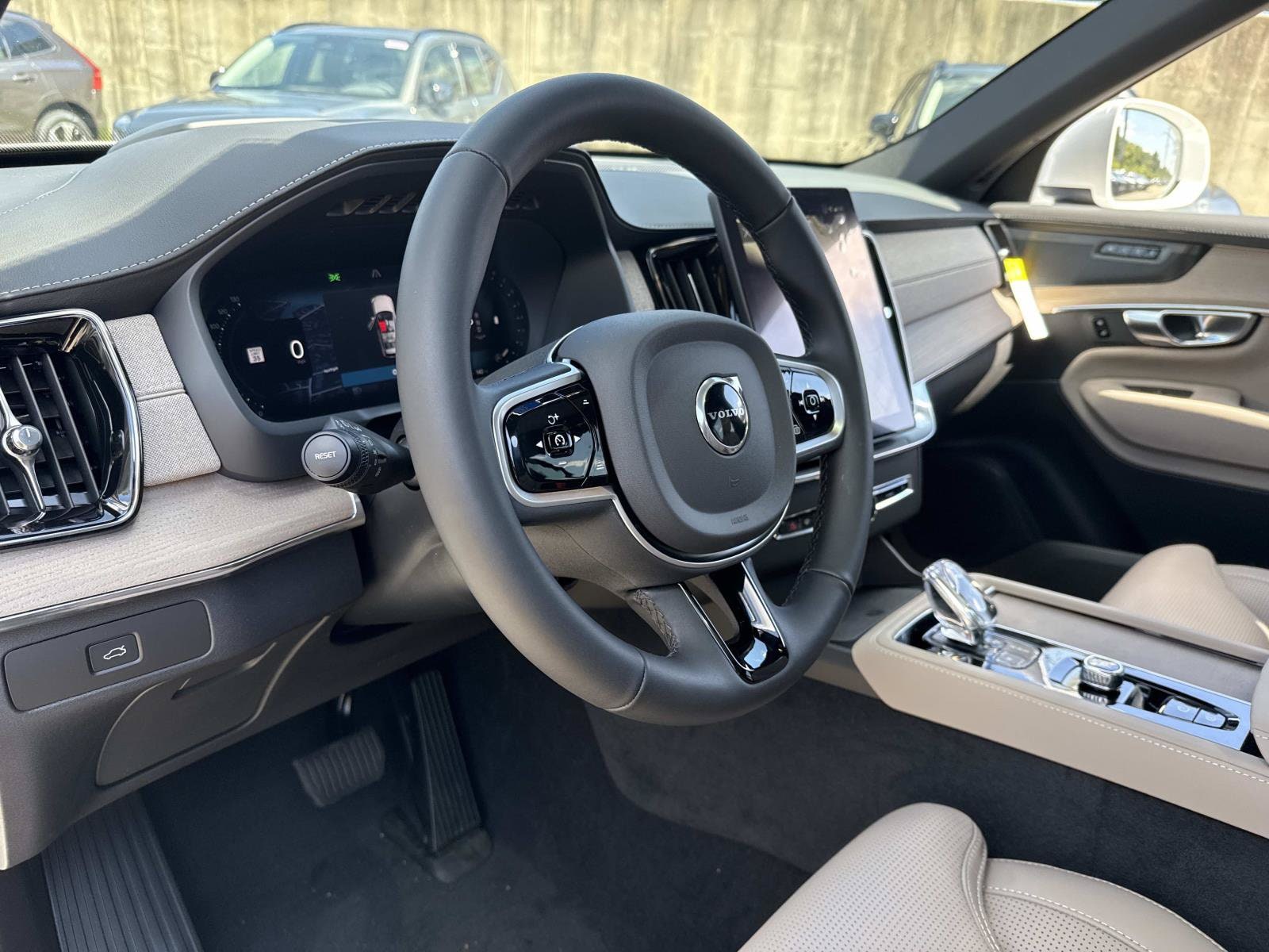 2026 Volvo XC90 Ultra - Photo 24