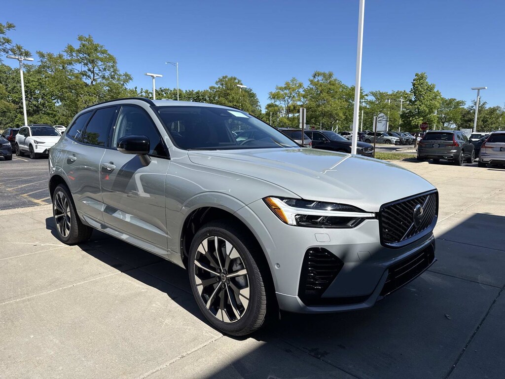 New 2026 Volvo XC60 plug-in hybrid T8 Plus SUV