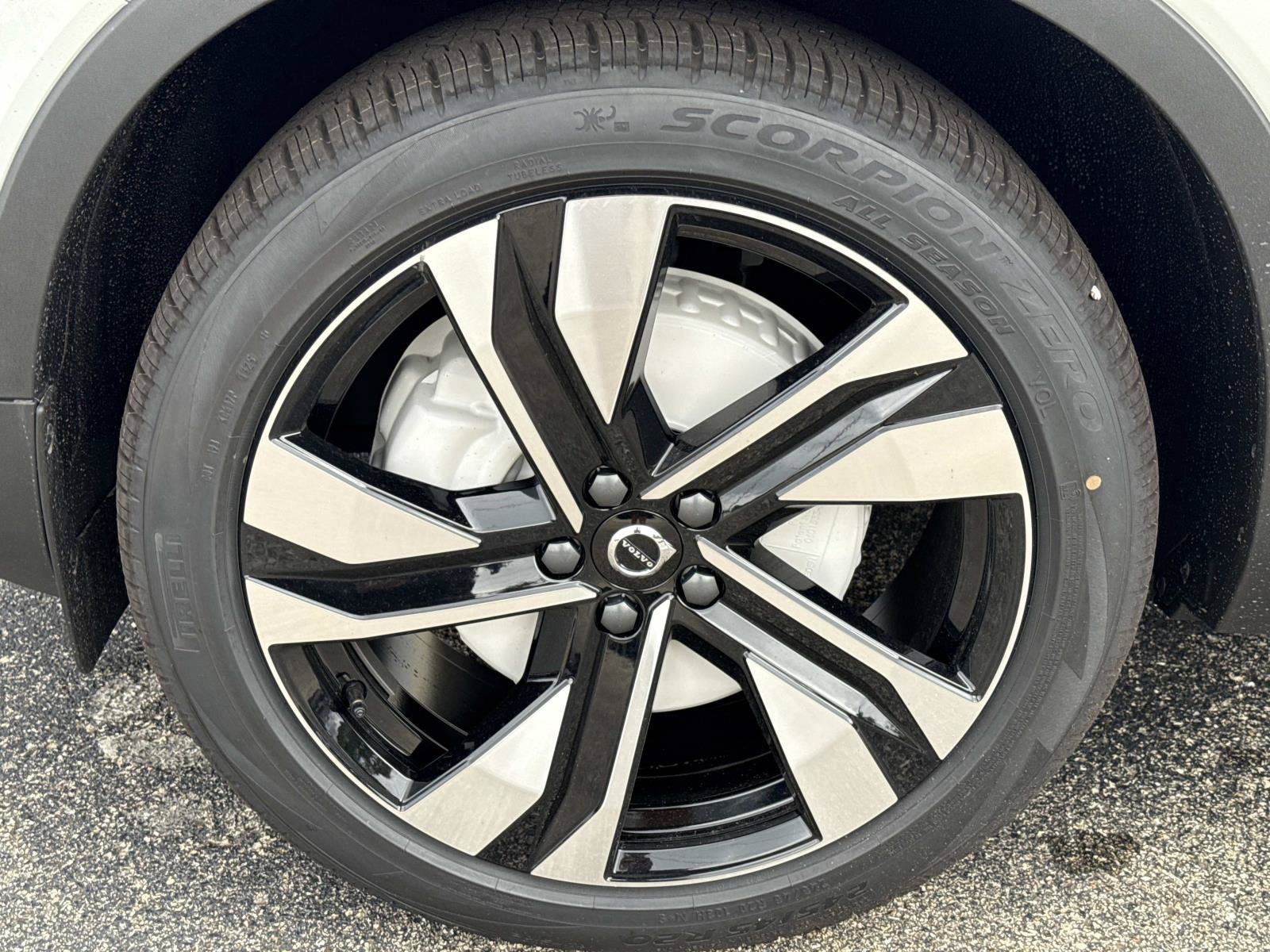 2026 Volvo XC40 Ultra - Photo 10