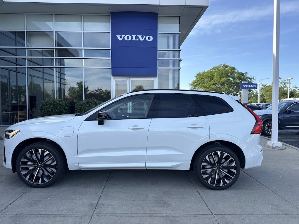 New 2026 Volvo XC60 plug-in hybrid T8 Ultra SUV