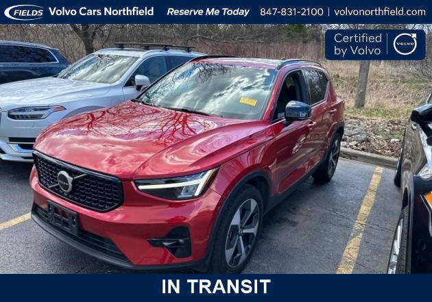 2023 Volvo XC40 B5 Plus Dark AWD's photo