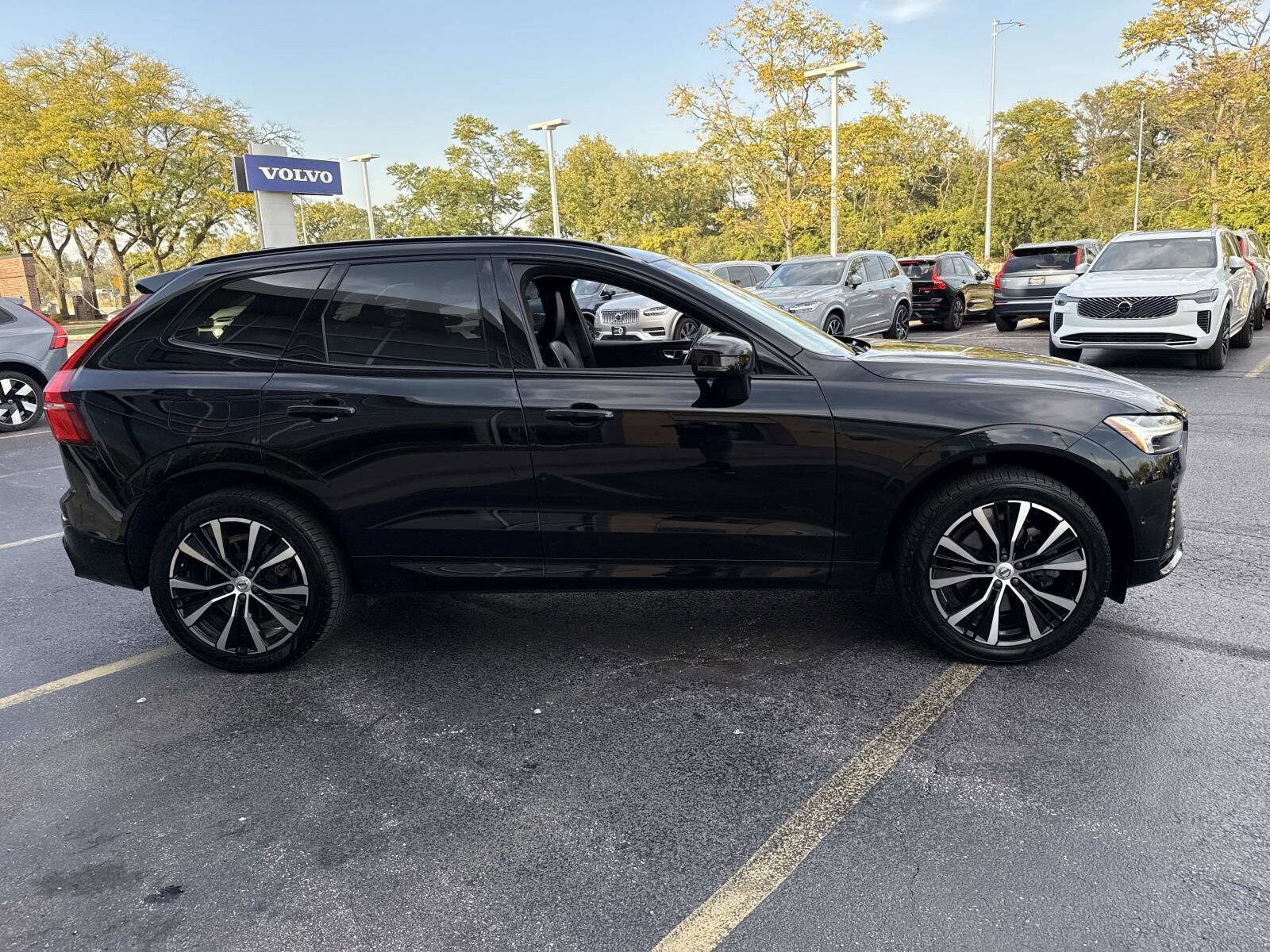 2023 Volvo XC60 Recharge Hybrid T8 Plus photo 4