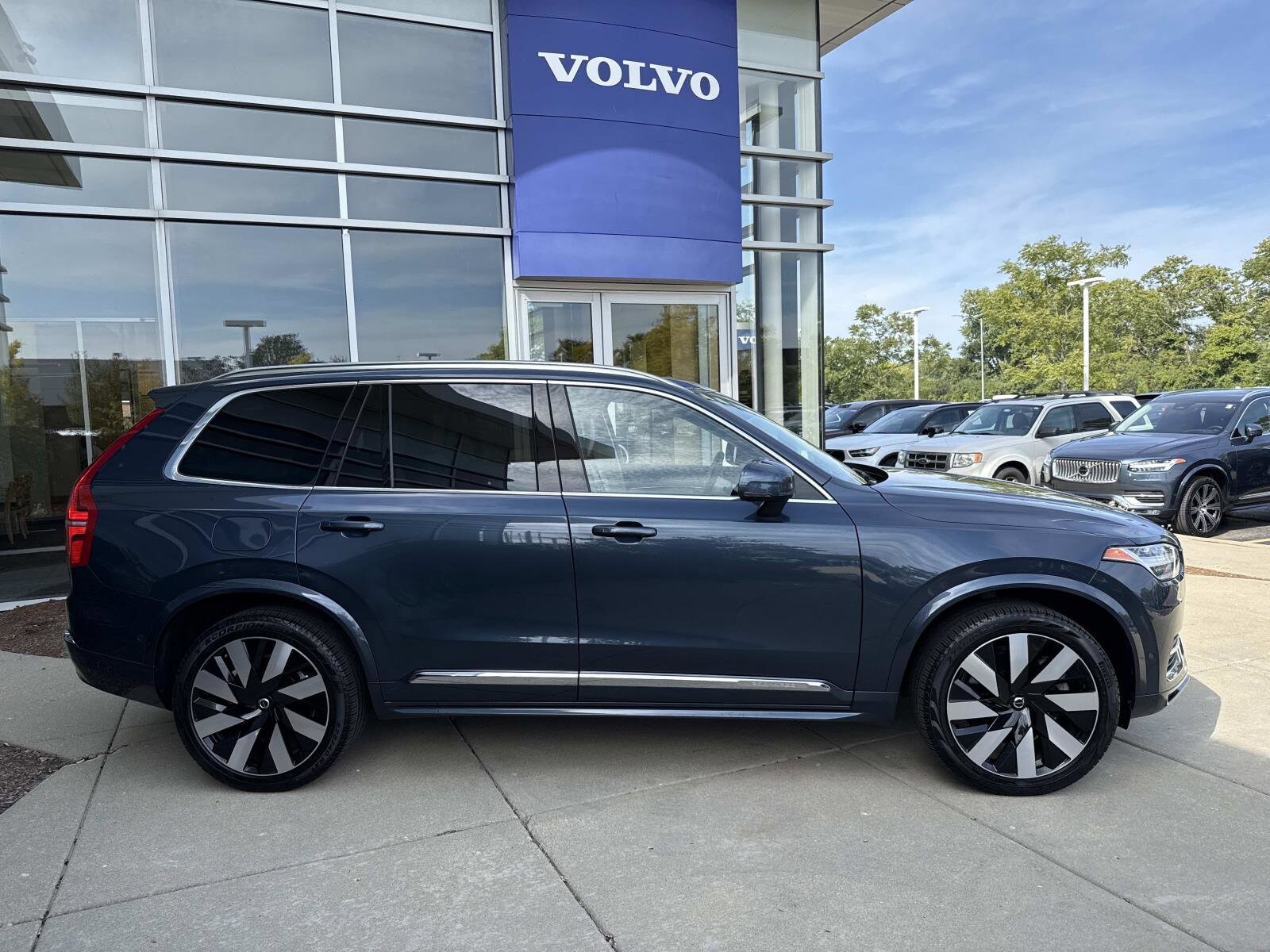 2023 Volvo XC90 Recharge Ultimate photo 2