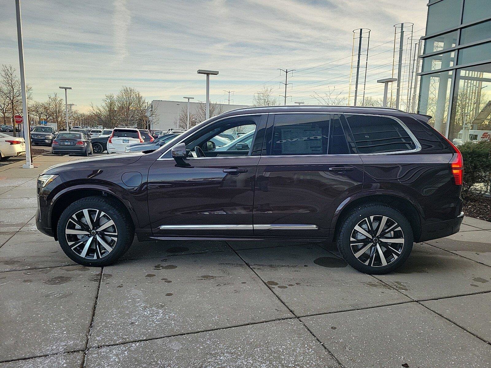 New 2025 Volvo XC90 plug-in hybrid T8 (2025.5) Core 7-Seater For