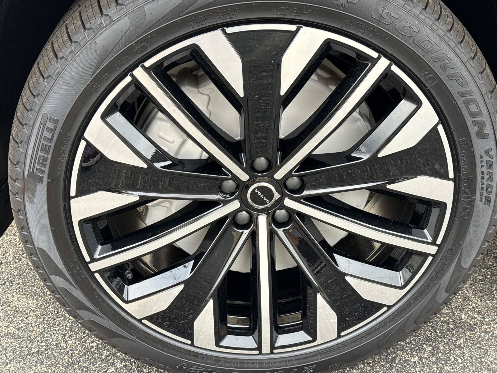 2026 Volvo XC90 Plus - Photo 10