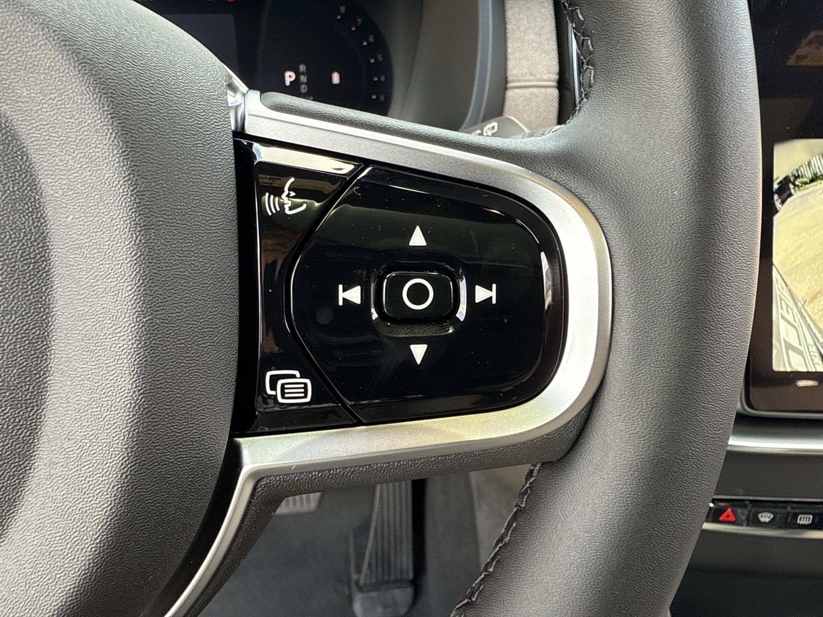 2026 Volvo XC90 Plus - Photo 33