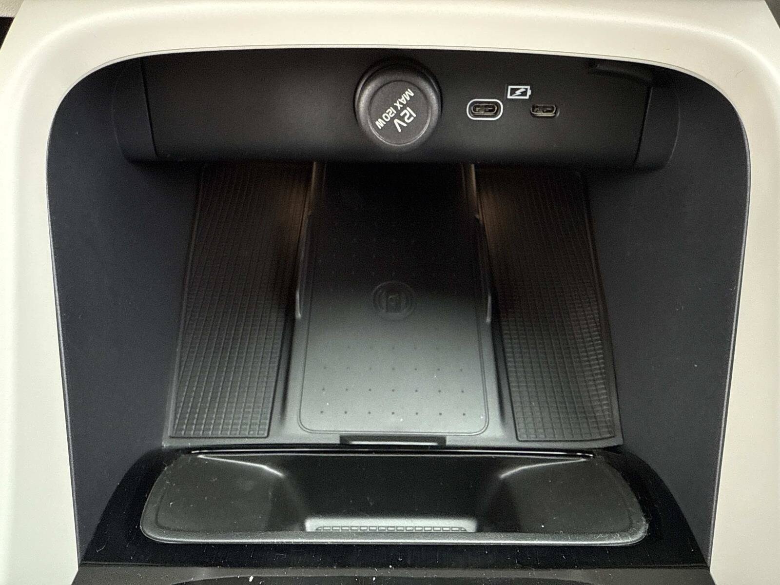 2026 Volvo XC40 Ultra - Photo 28
