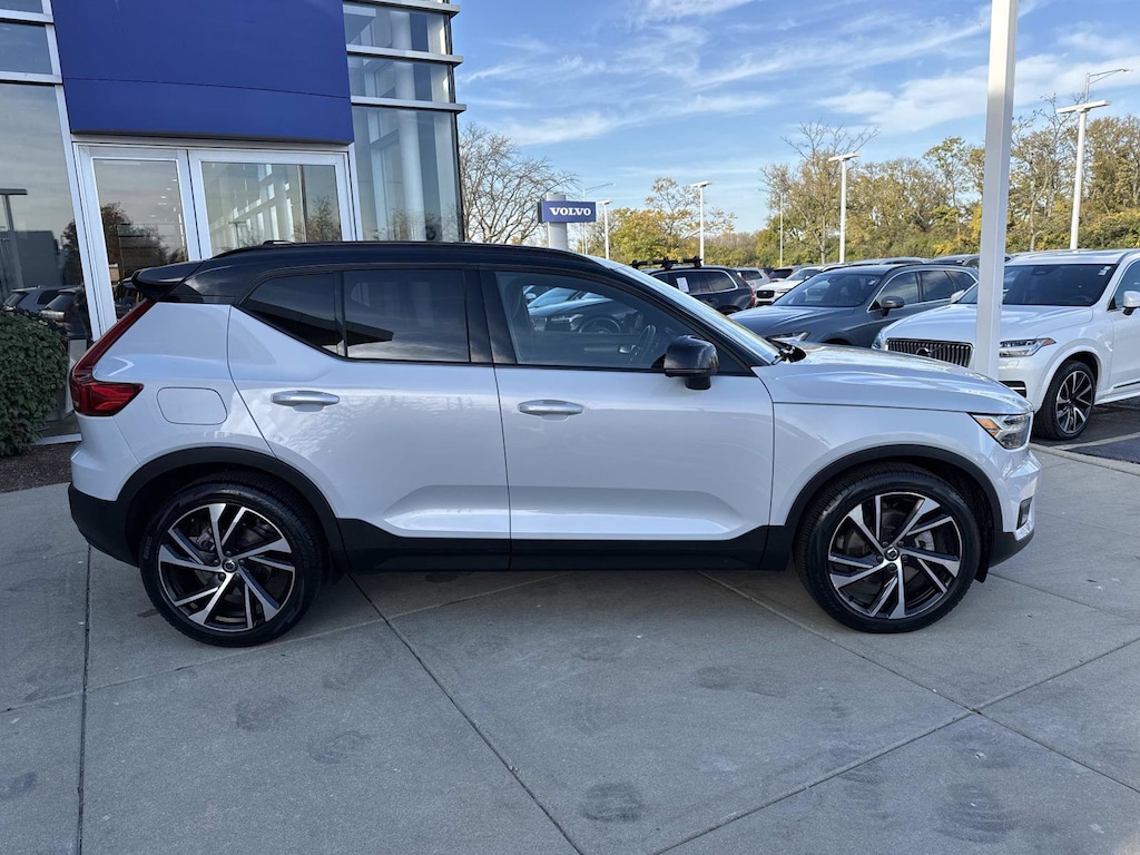 Certified 2022 Volvo XC40 R-Design SUV