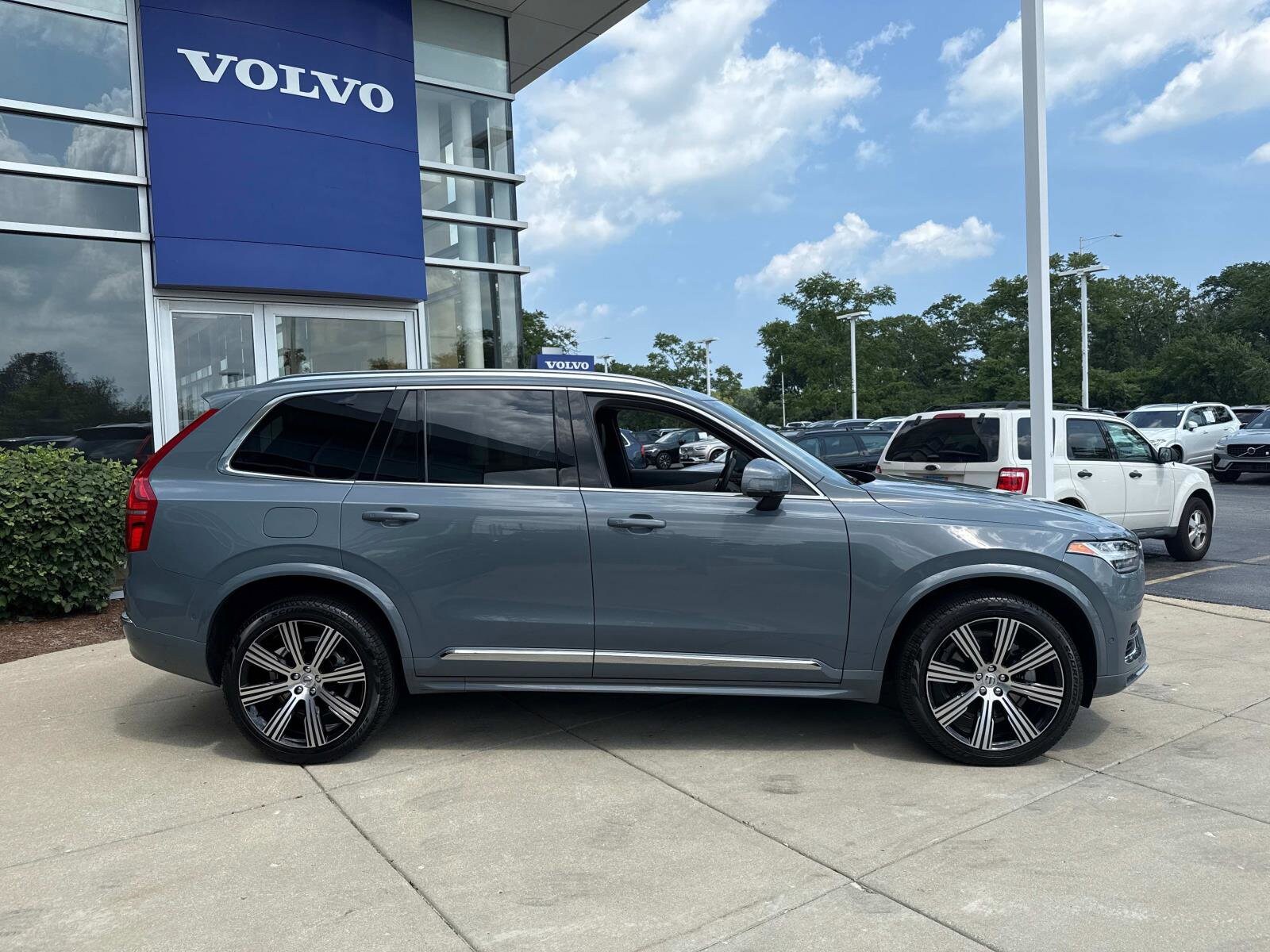 2023 Volvo XC90 Ultimate photo 4
