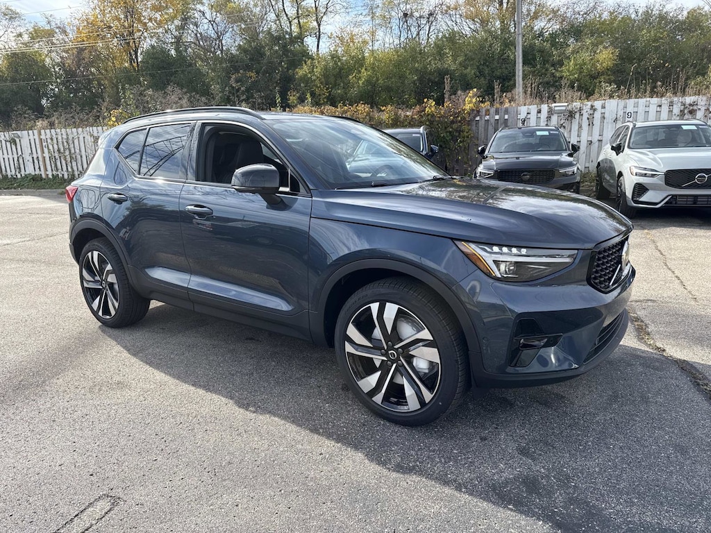 New 2026 Volvo XC40 B5 Ultra SUV