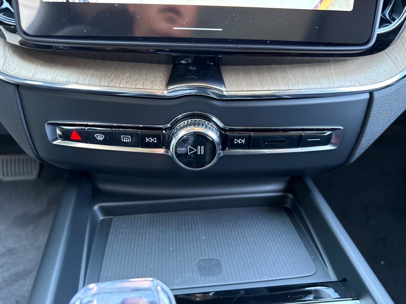 2026 Volvo XC60 Plus - Photo 27
