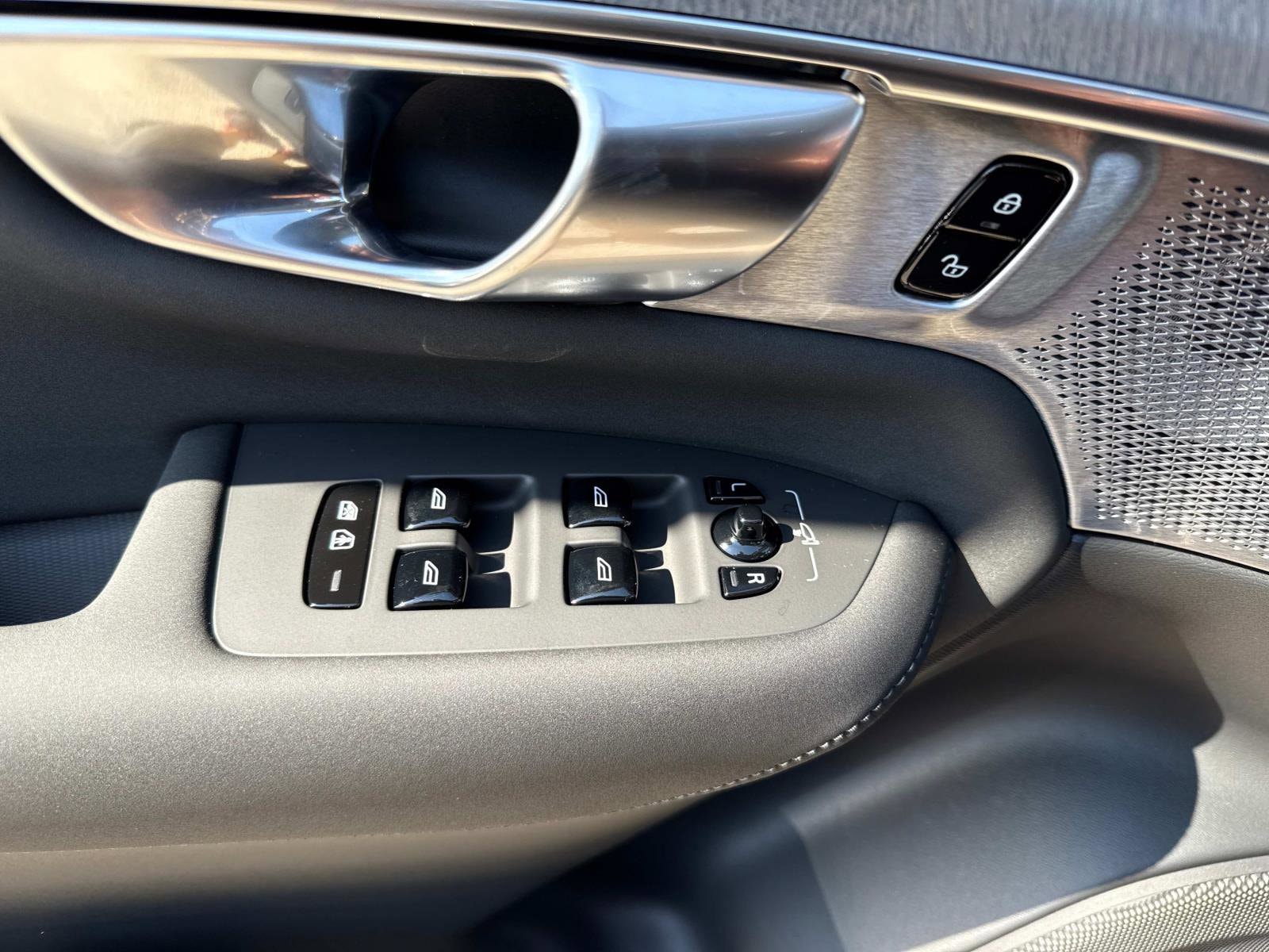 2026 Volvo XC90 Ultra - Photo 18