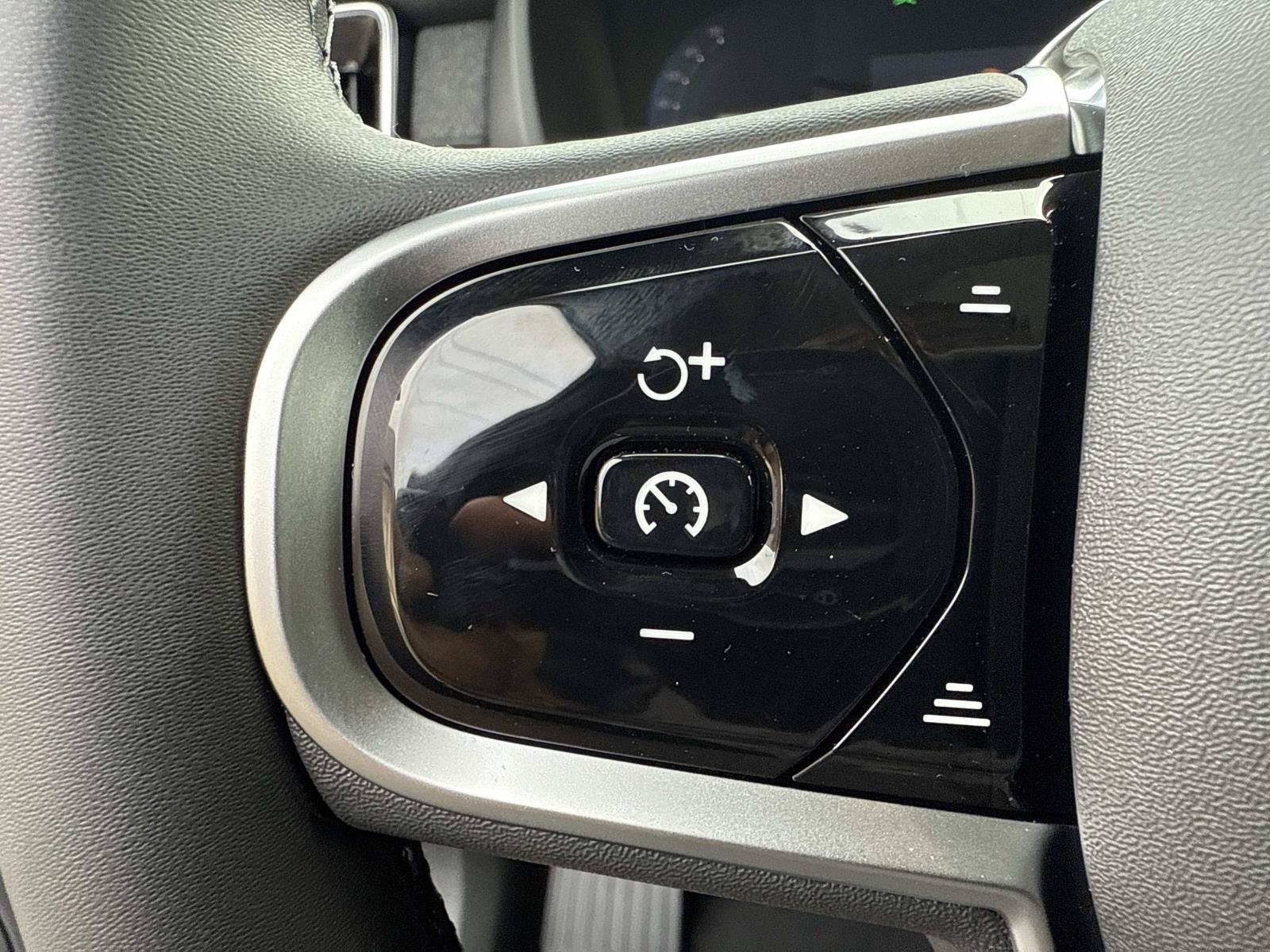 2026 Volvo XC90 Plus - Photo 32