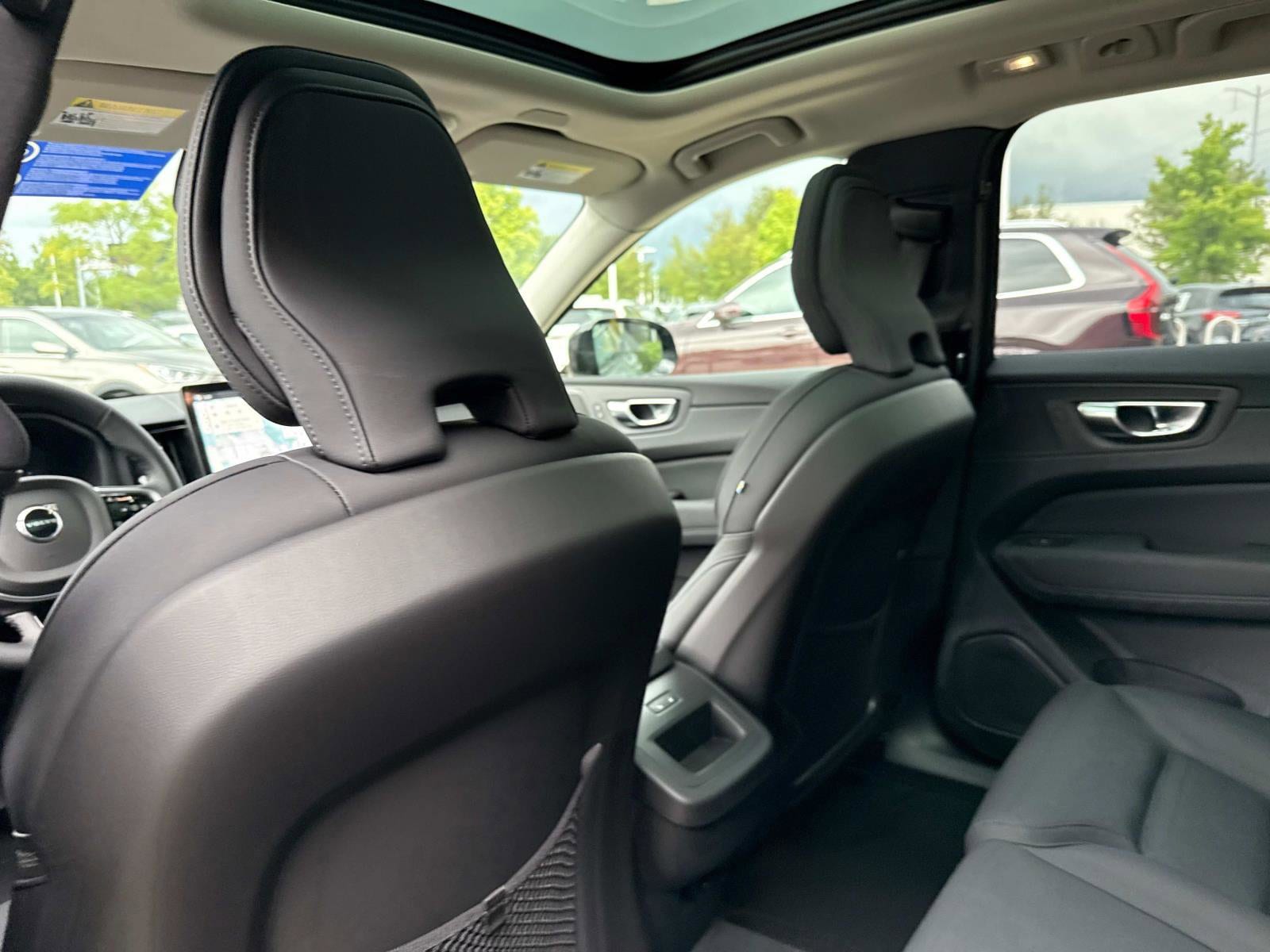2026 Volvo XC60 Plus - Photo 16