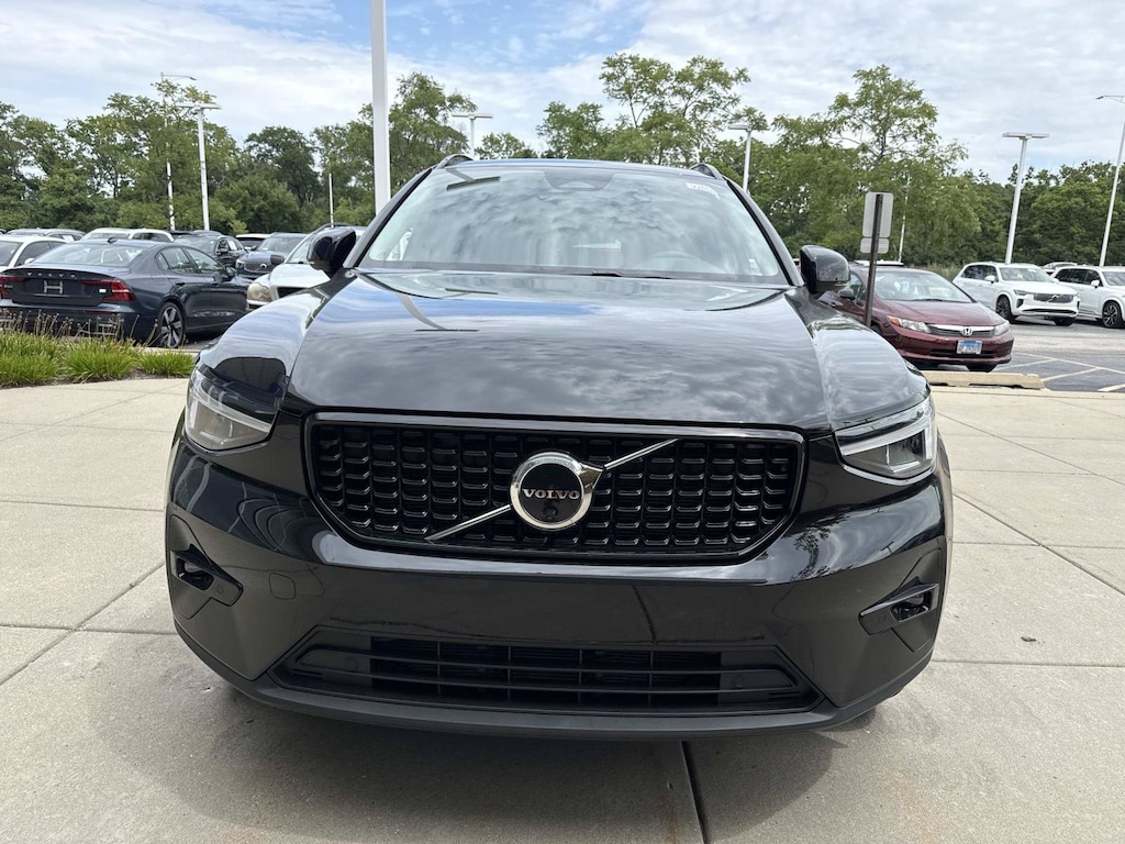 New 2026 Volvo XC40 B5 Plus SUV