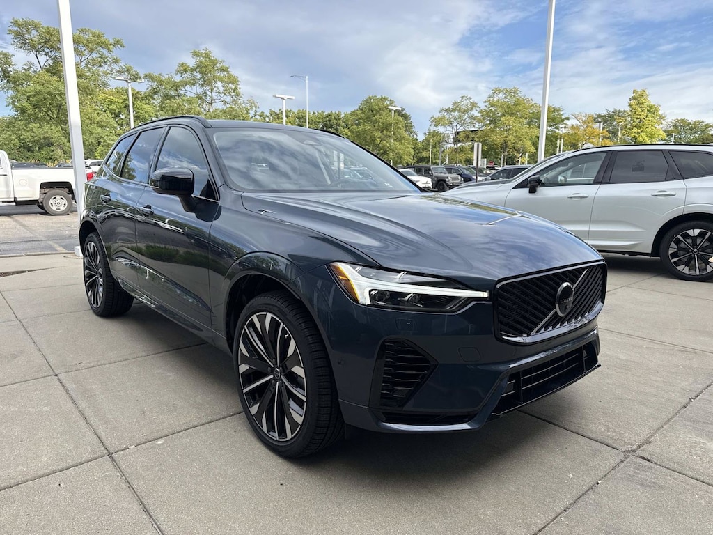 New 2026 Volvo XC60 plug-in hybrid T8 Ultra SUV