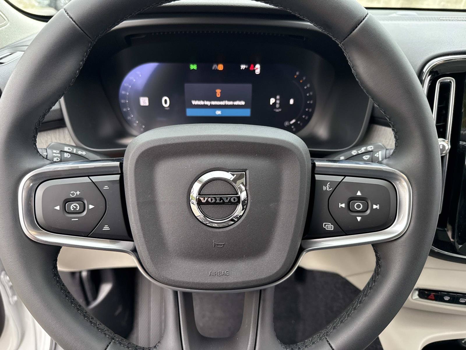 2026 Volvo XC40 Ultra - Photo 32
