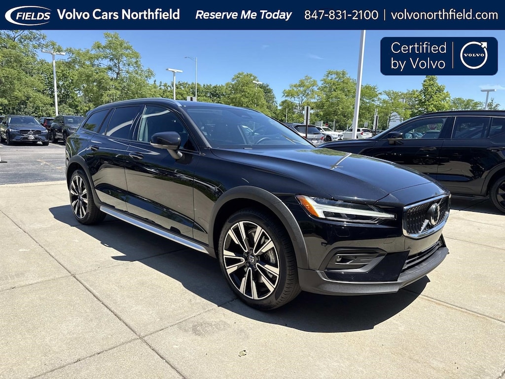 Certified 2025 Volvo V60 Cross Country B5 Ultra Wagon