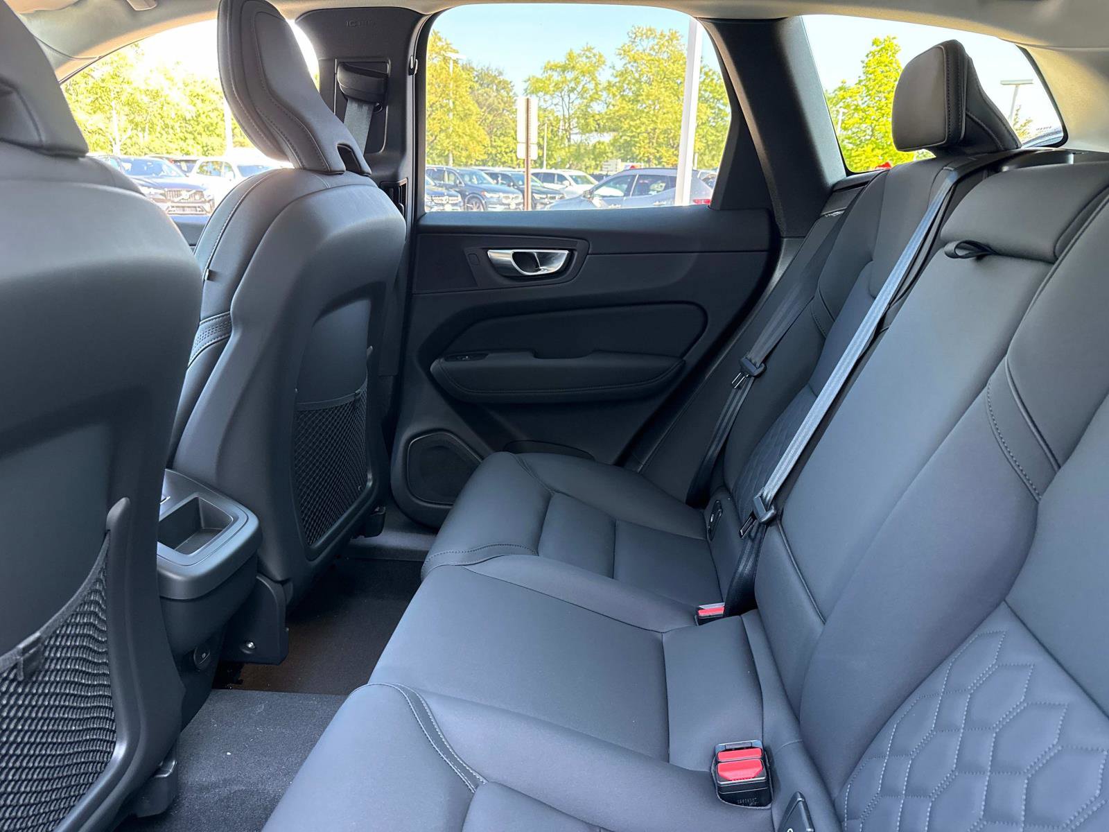 2026 Volvo XC60 Plus - Photo 14