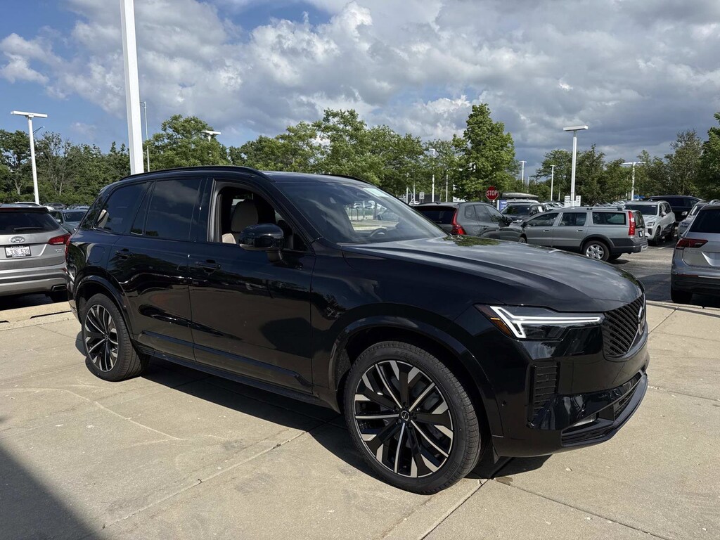 New 2026 Volvo XC90 plug-in hybrid T8 Ultra Dark Theme 6-Seater SUV
