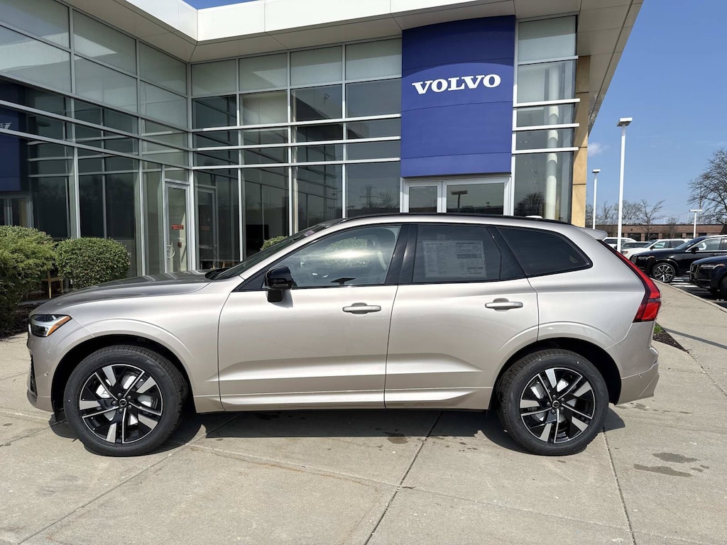 New 2026 Volvo XC60 B5 Plus SUV