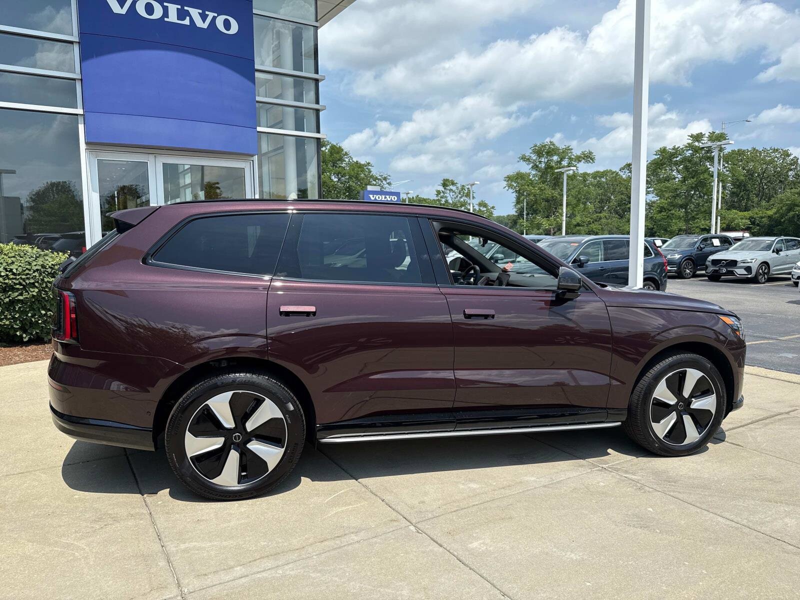 2025 Volvo EX90 Twin Motor Plus photo 4