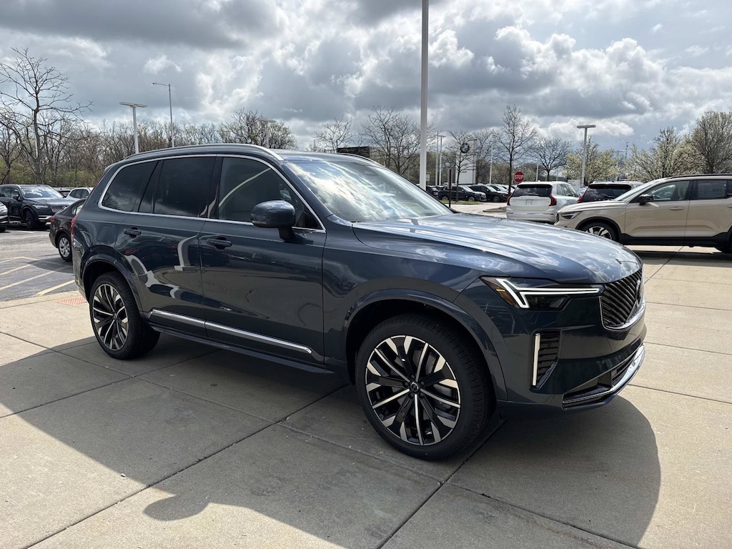 New 2026 Volvo XC90 B5 Core SUV