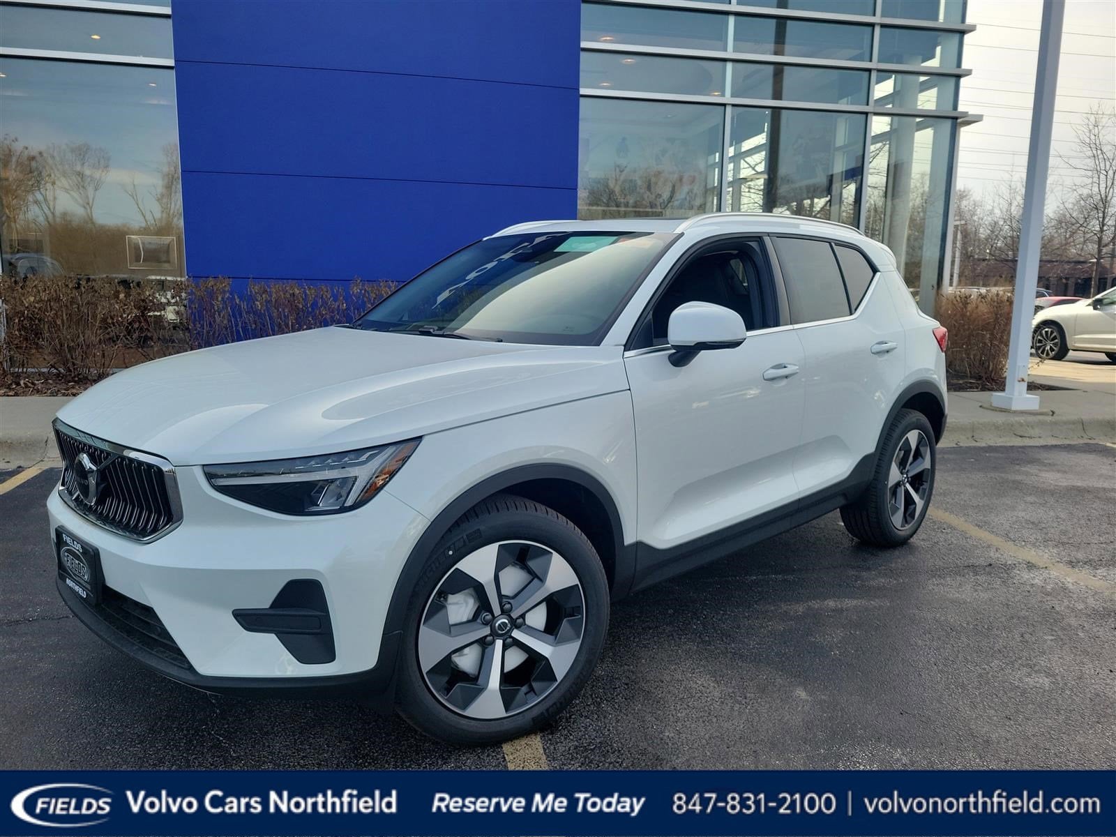 2025 Volvo XC40 Core's photo
