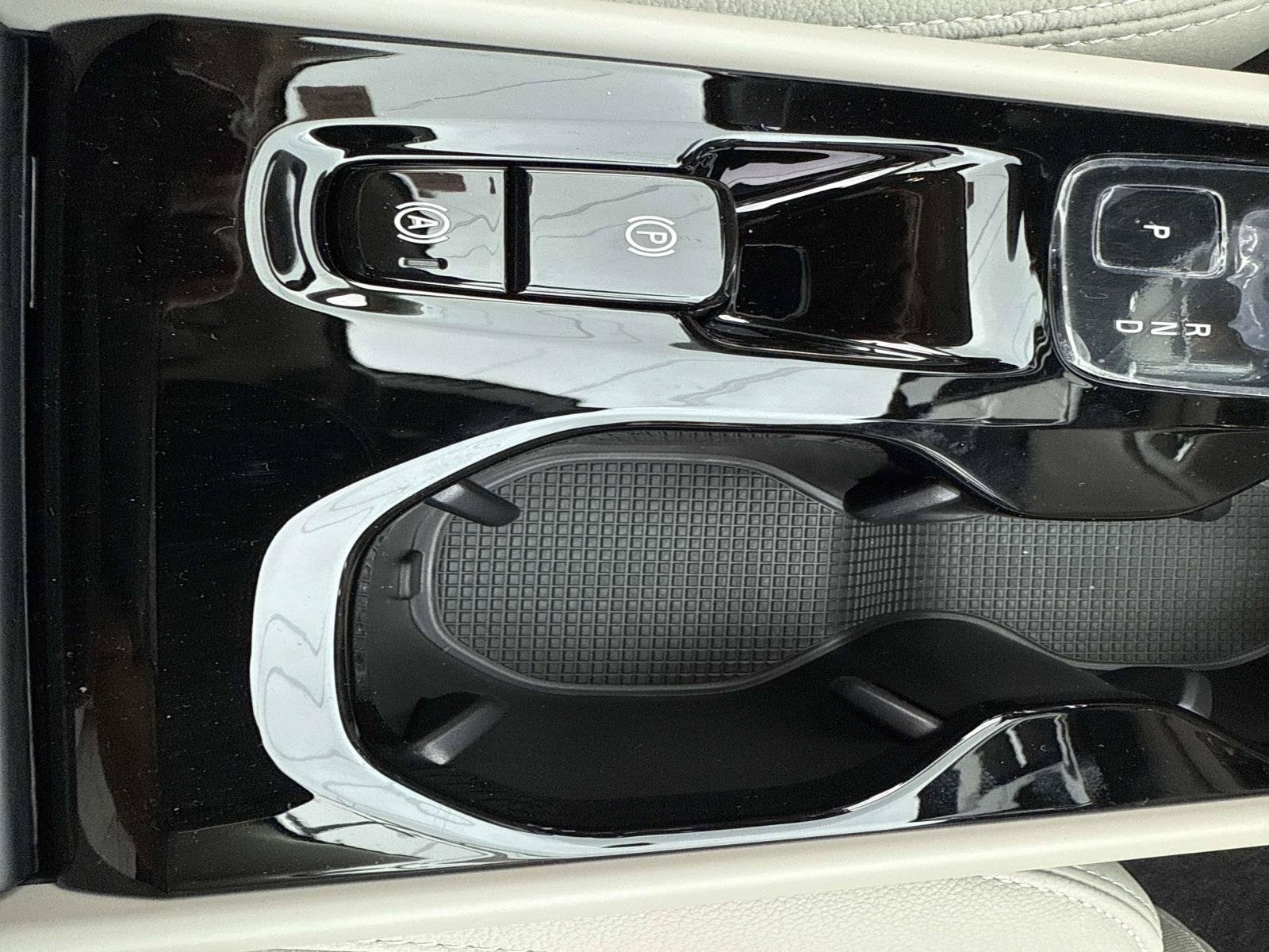 2026 Volvo XC40 Ultra - Photo 30