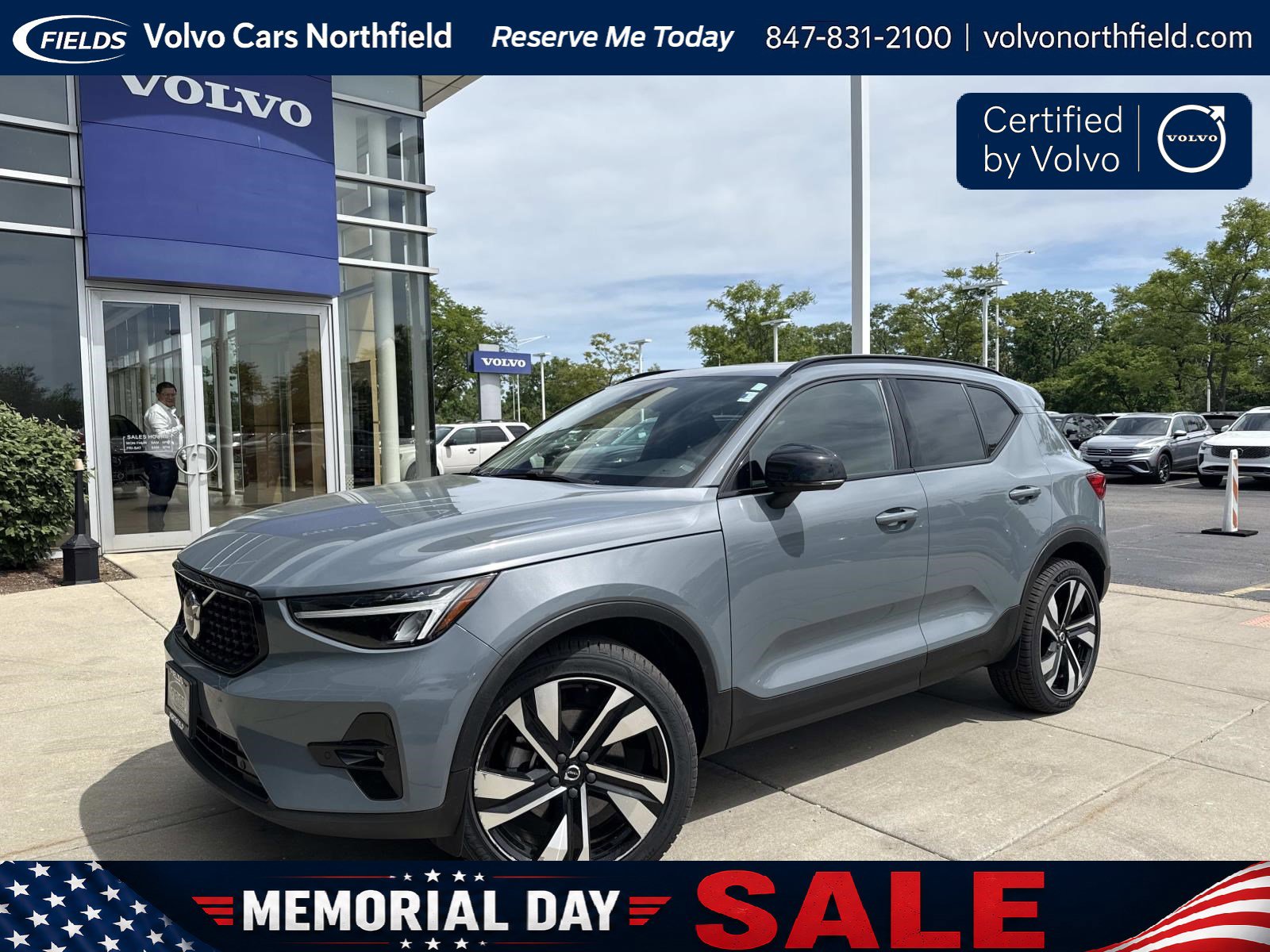 2023 Volvo XC40 B5 Plus Dark AWD's photo