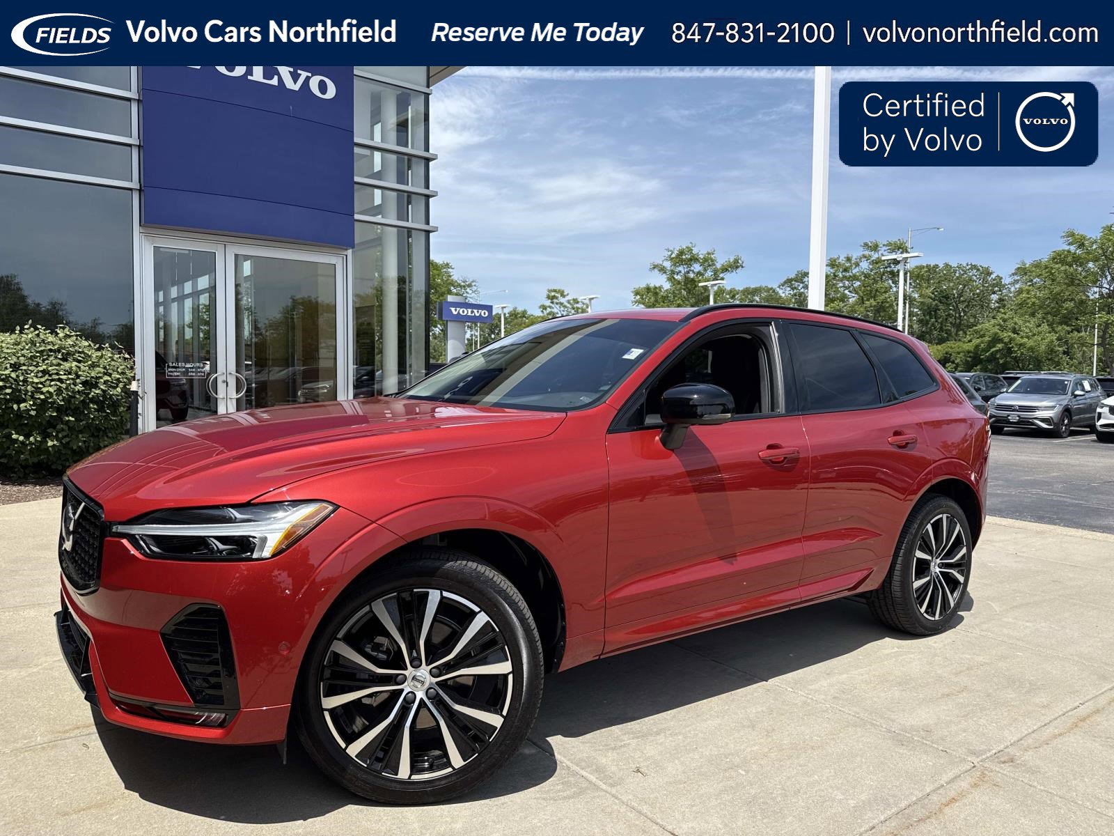 2024 Volvo XC60 B5 Plus Dark Theme AWD's photo