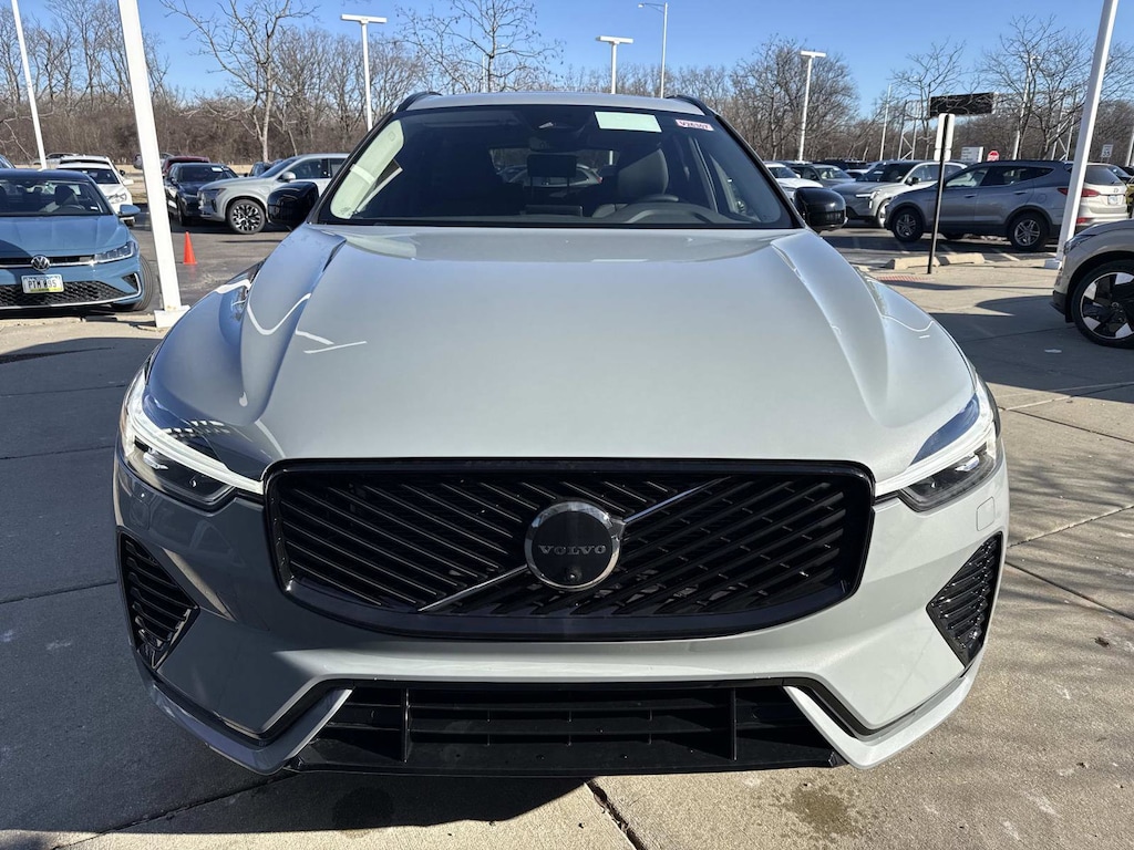 New 2026 Volvo XC60 plug-in hybrid T8 Plus SUV