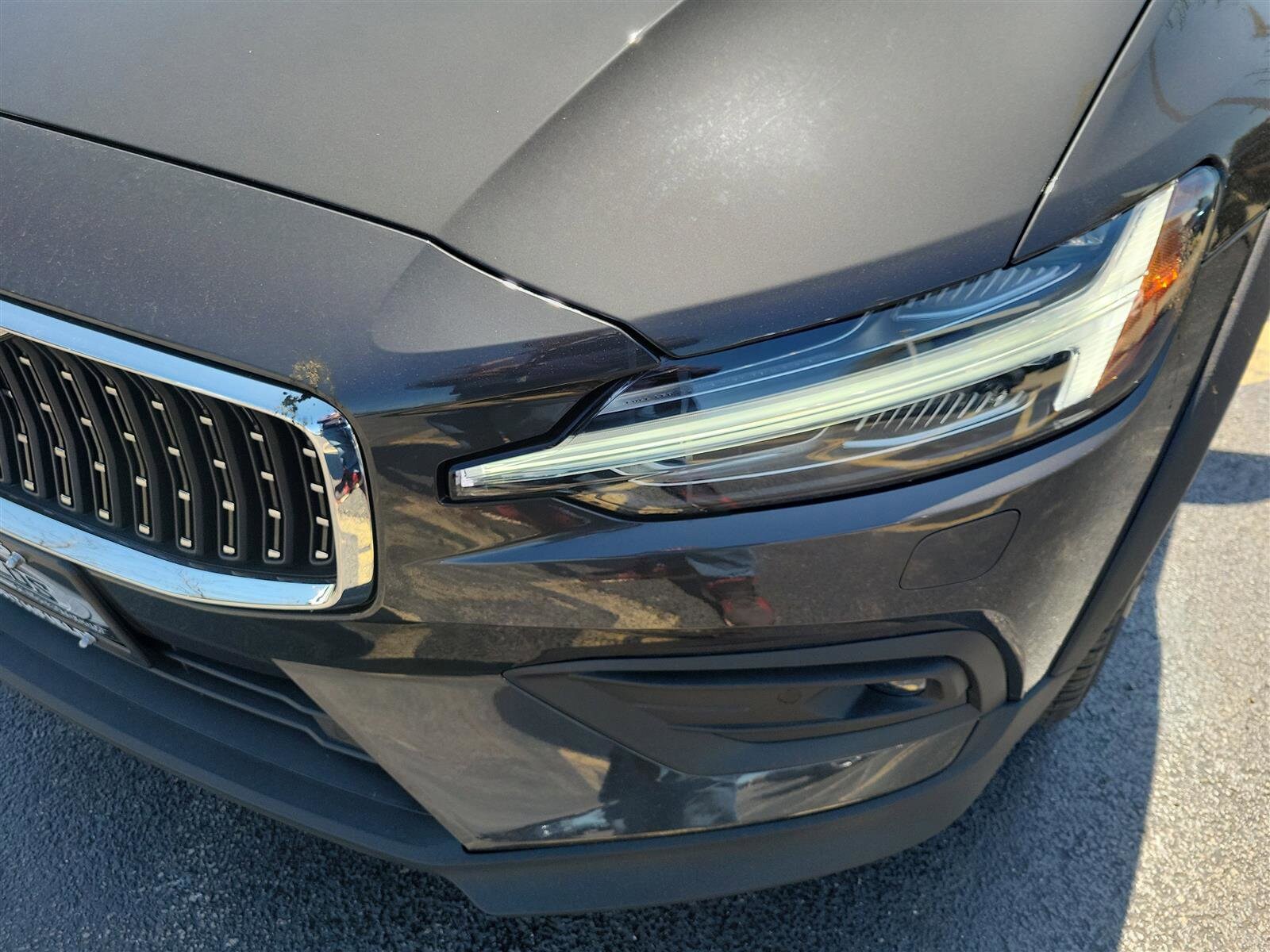 2025 Volvo V60 Cross Country B5 Plus photo 4