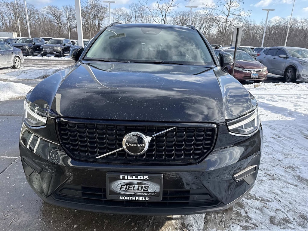 New 2026 Volvo XC40 B5 Core SUV