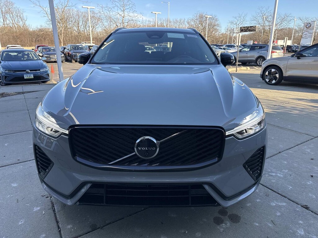 New 2026 Volvo XC60 plug-in hybrid T8 Plus SUV