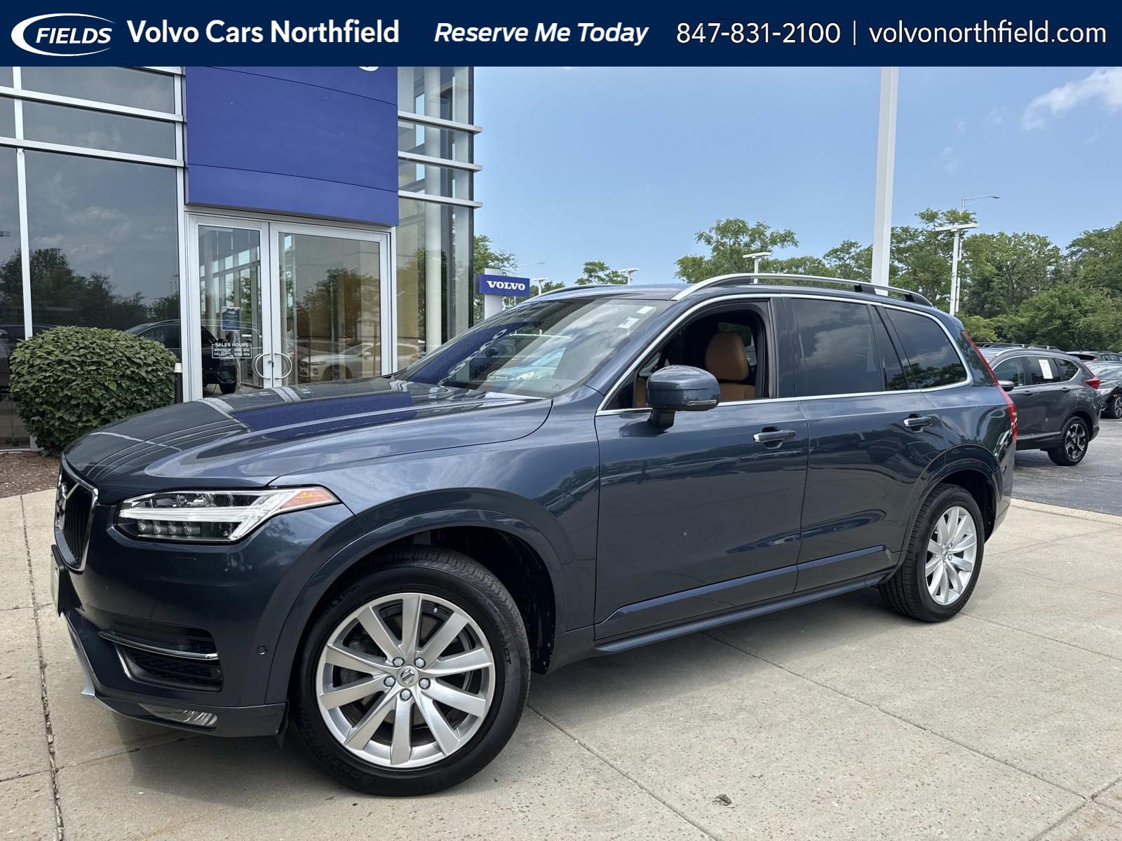 2018 Volvo XC90 T6 AWD Momentum's photo
