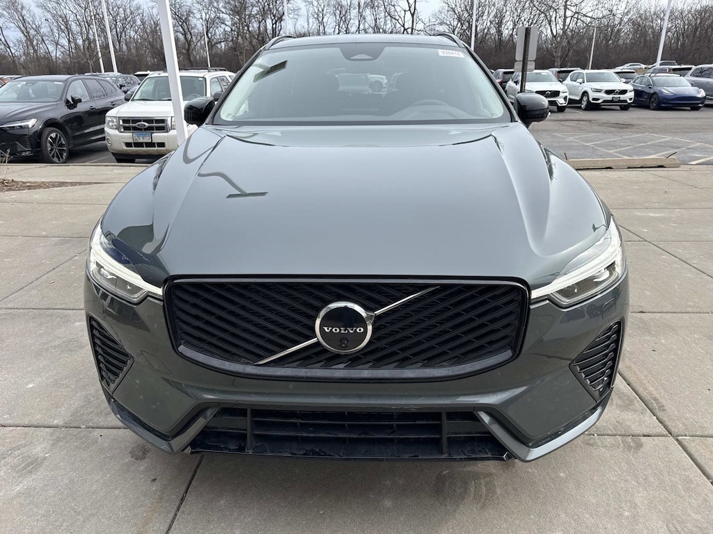 New 2026 Volvo XC60 B5 Plus SUV