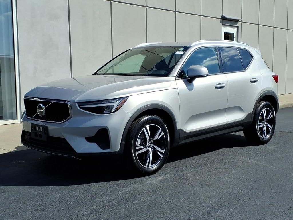 Certified 2023 Volvo XC40 B5 Core SUV