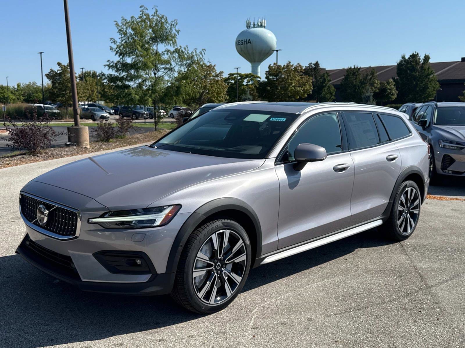 2026 Volvo V60 Cross Country Ultra's photo