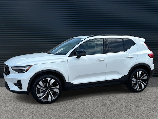 Featured used 2025 Volvo XC40 Plus Dark Theme B5 AWD Plus Dark Theme for sale in Waukesha, WI