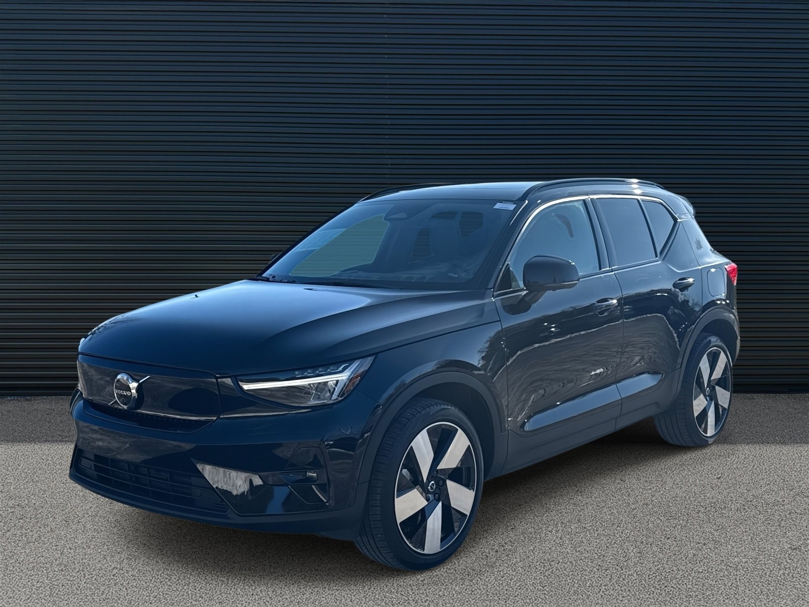 2023 Volvo XC40 Ultimate's photo