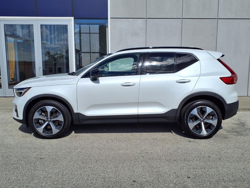 Used 2023 Volvo XC40 B5 Plus Dark Theme SUV