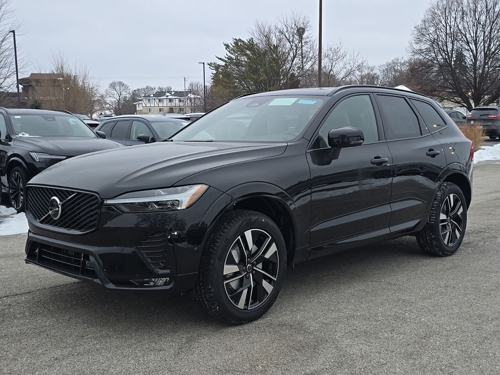 2026 Volvo XC60 B5 Core Dark AWD's photo