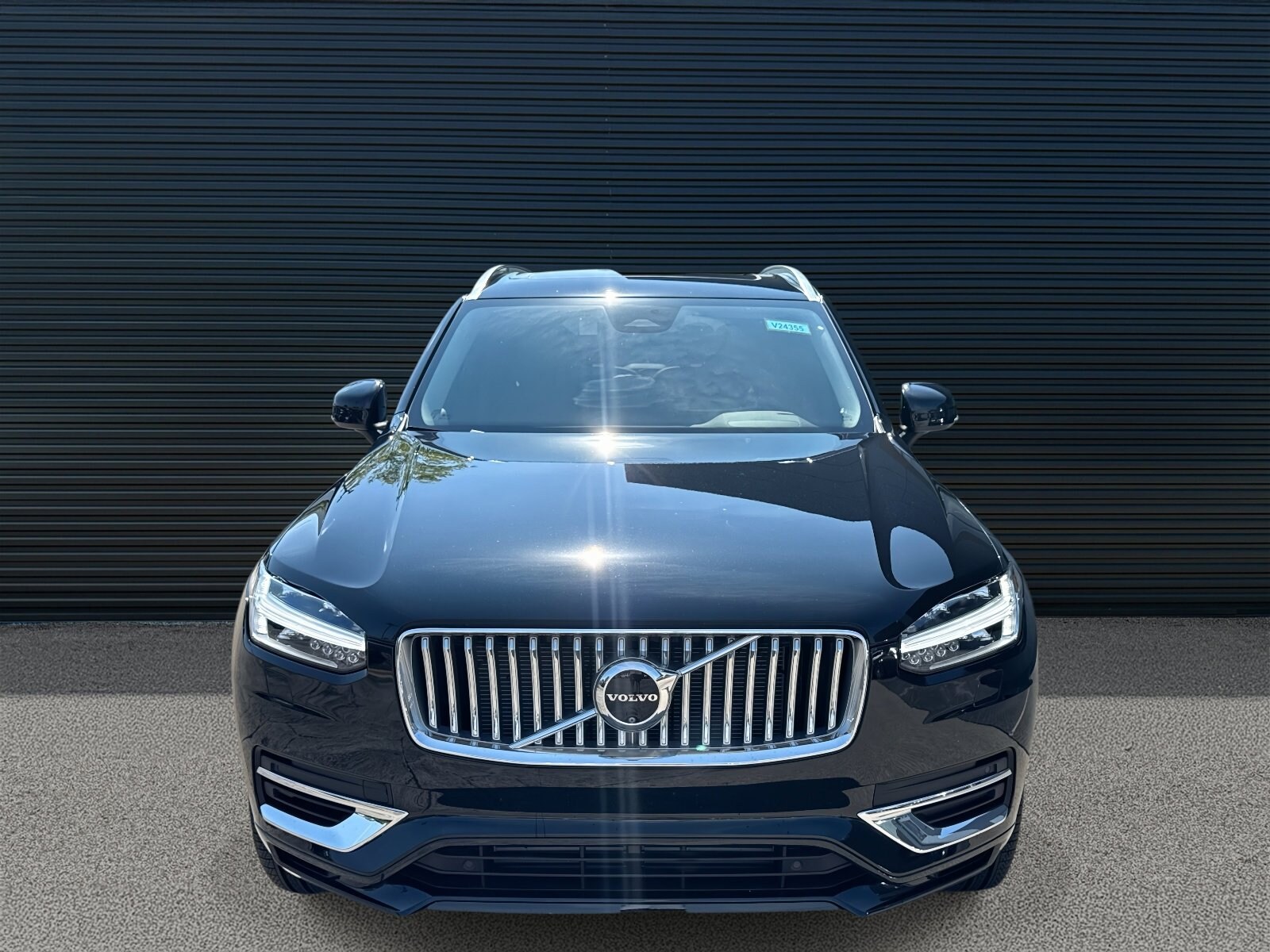 2024 Volvo XC90 Recharge T8 Plus photo 2