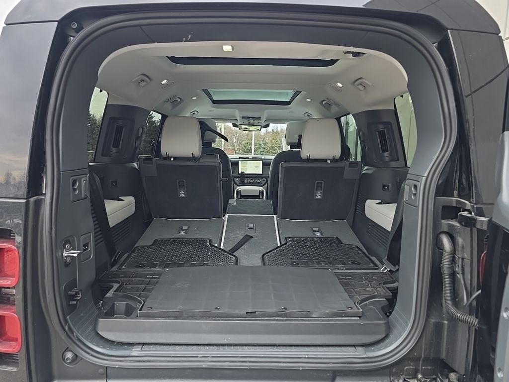2025 Land Rover Defender S - Photo 26